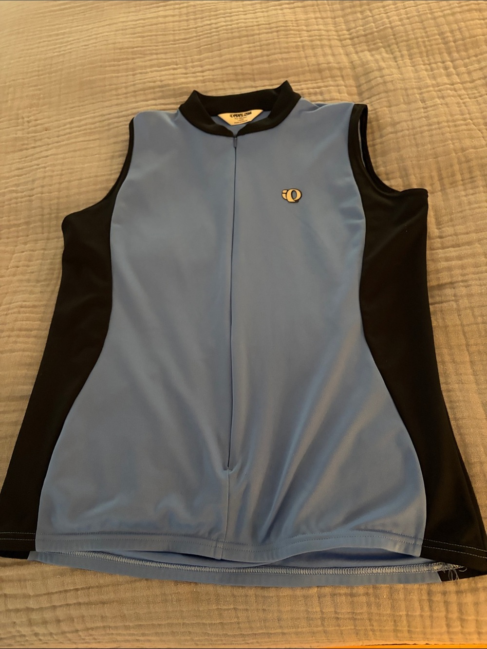 Pearl Izumi Women's Sleeveless Cycling Top in Sky Blue and Black